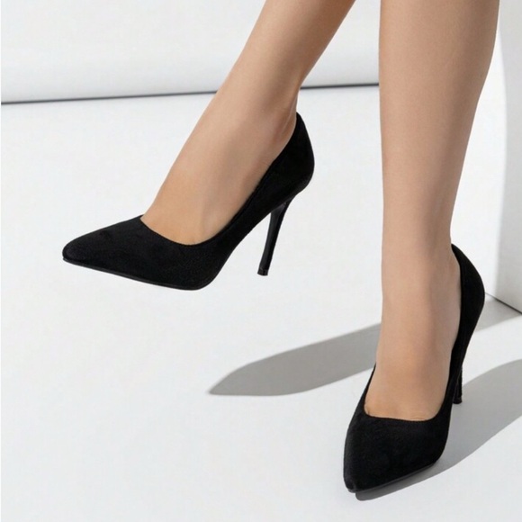 SHEIN Black Classic Heels size 8.5 - Picture 1 of 5